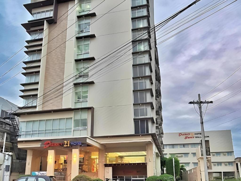 District 21 Hotel Iloilo City Exteriör bild