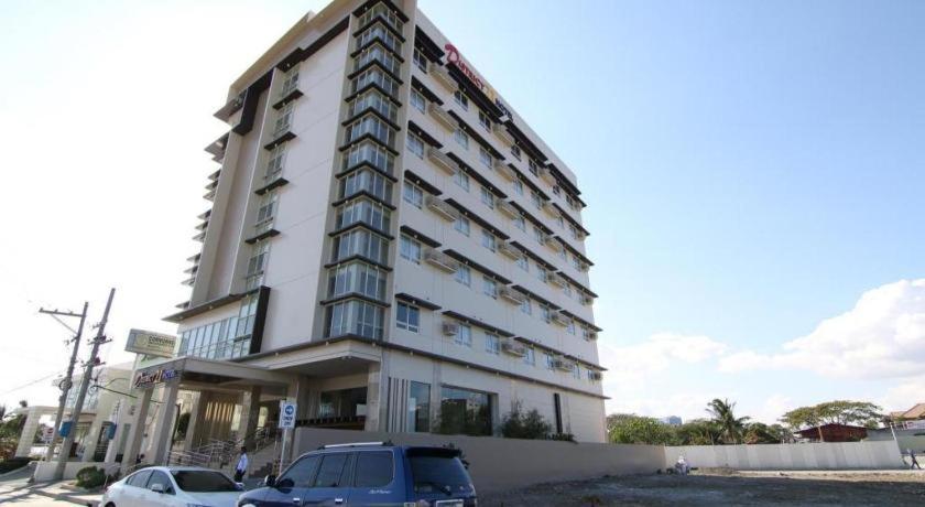 District 21 Hotel Iloilo City Exteriör bild